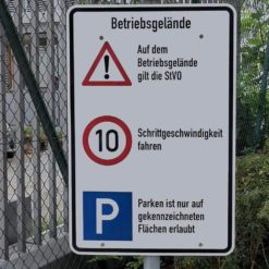 HFD-betriebsgelaende-stvo-gilt-geschwindigkeit-10-km-h-parken-alu-gr-2-900x600-mm-4