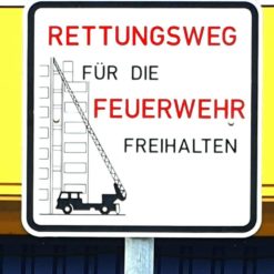 HFY-feuerwehrschild-vz-2441-rettungsweg-fuer-feuerwehr-freihalten-ra-500-x-500-mm-2