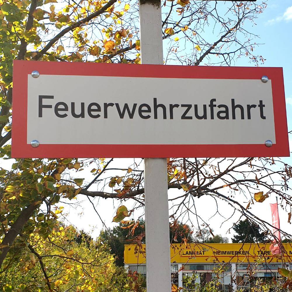 HGE-feuerwehrschild-vz-2445-feuerwehrzufahrt-ra-210-x-594-mm-1