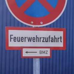 HGF-feuerwehrschild-vz-2445-feuerwehrzufahrt-ra-210-x-594-mm-2