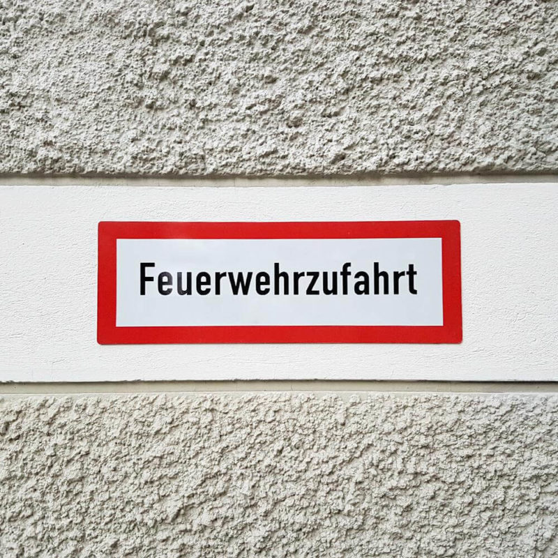 LEMAX Feuerwehrschild 'Feuerwehrzufahrt' Aus Aluminium - 420x148 Mm Nach DIN 4066