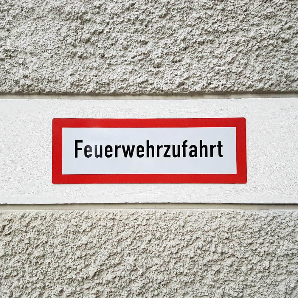 HGG-feuerwehrschild-vz-2445-feuerwehrzufahrt-ra-210-x-594-mm-6
