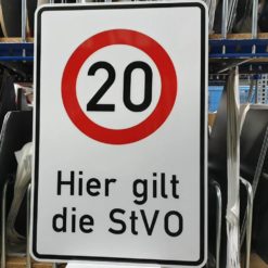 HND-geschwindigkeit-20-km-h-hier-gilt-die-stvo-ra-900x600-mm-1