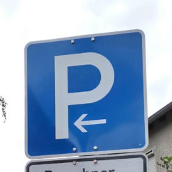 HQJ-richtzeichen-vz-314-10-parken-anfang-rechts-oder-ende-links-ra1-600x600mm-5