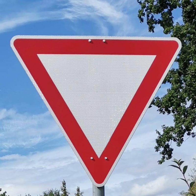 Vorschriftzeichen VZ 205, Vorfahrt gewähren VerkehrsschilderDiscounter