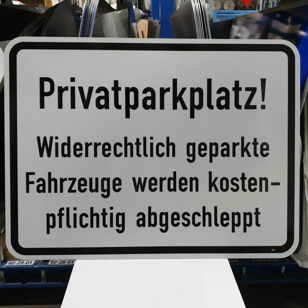 IOQ-zusatzzeichen-widerrechtlich-geparkte-fahrzeuge-werden-kostenpflichtig-abgeschleppt-1