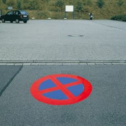 BWN-premark-bodenzeichen-verkehrswege-absolutes-haltverbot-beispiel