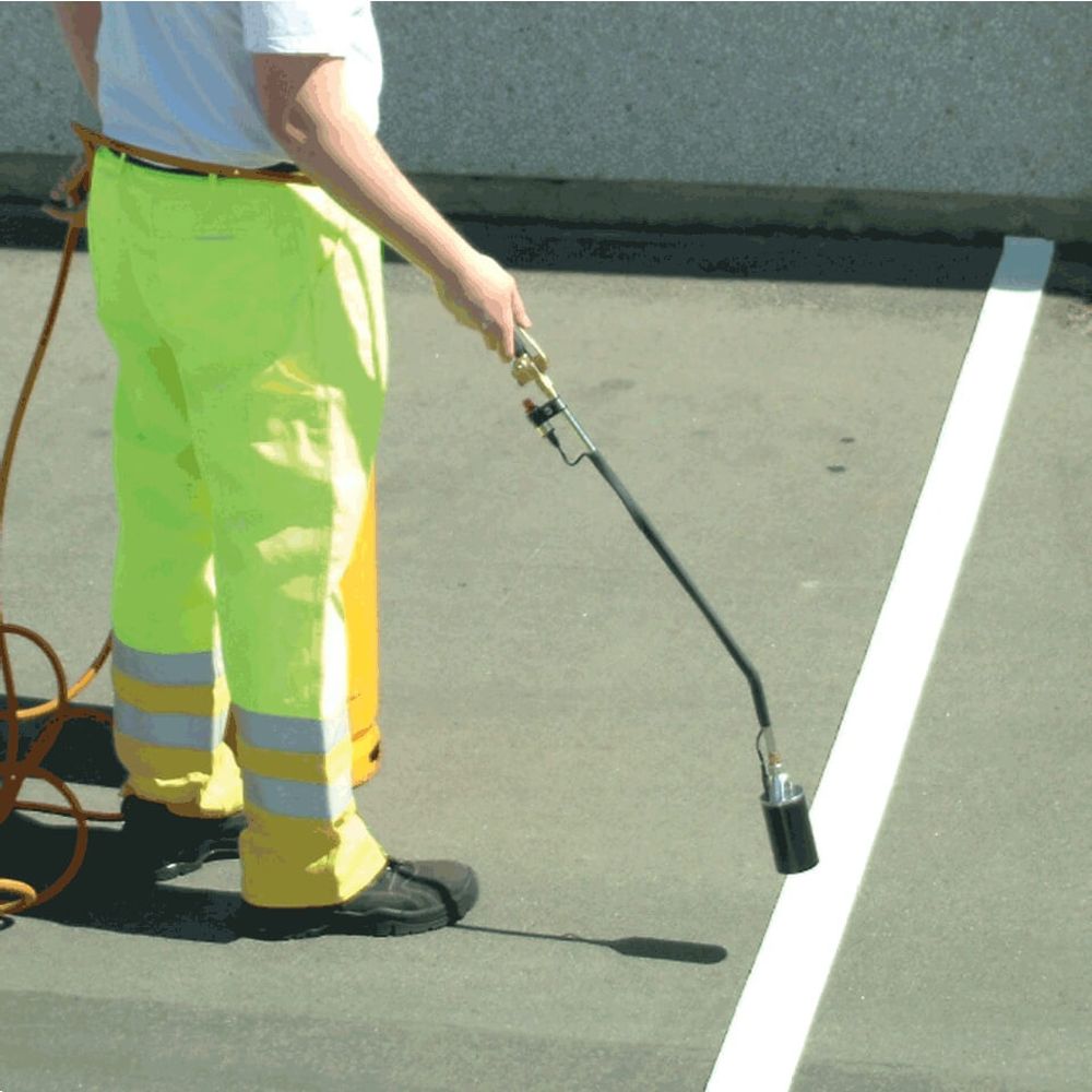 CNK-premark-streifen-fuer-strassenmarkierung-weiss-beispiel