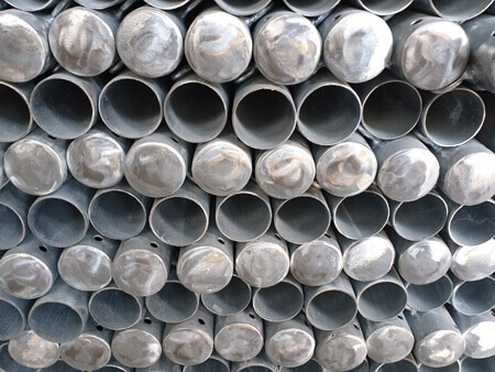 rammschutzpfosten-stahl-zum-einbetonieren-rotweis-feuerverzinkt