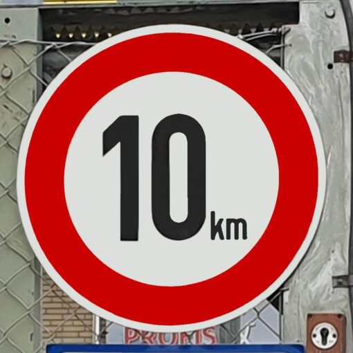 Komplett-Set 10kmh: 10kmh-Schild, 3m Einbetonier-Pfosten und Schild Befestigung