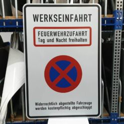 ILI-werkseinfahrt-feuerwehrzufahrt-halteverbot-abschleppen-ra-900-x-600-mm-1