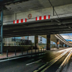 Höhenbegrenzer, doppelseitig, rot/weiß, aus Aluminium, RA1, 120 x 25 cm