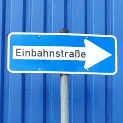 Vorschriftzeichen VZ 220-20, Einbahnstraße – rechtsweisend