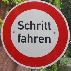Bodenschwellen-Hinweisschild-Set zum Einbetonieren mit 1 von 4 Verkehrsschildern