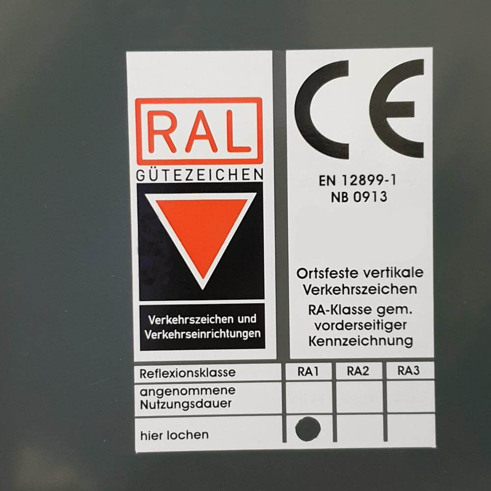 Gefahrzeichen VZ 121-10, Einseitig verengte Fahrbahn rechts