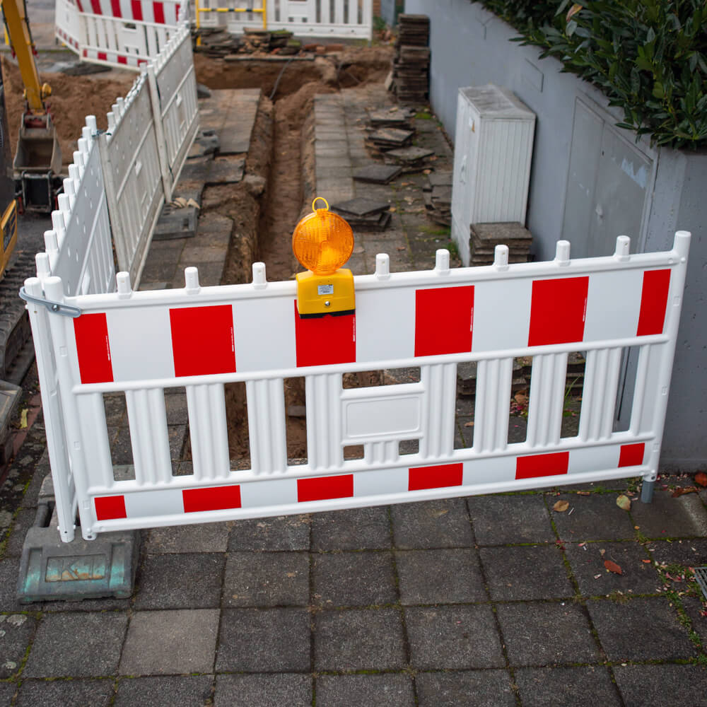 RSA-Komplett-Set, Schrankenzaun FUTURE mit Fußplatten, RA2, 2,15 x 1,11 m