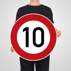 Komplett-Set 10kmh: 10kmh-Schild, Hier gilt die StVO, 3m Einbetonier-Pfosten